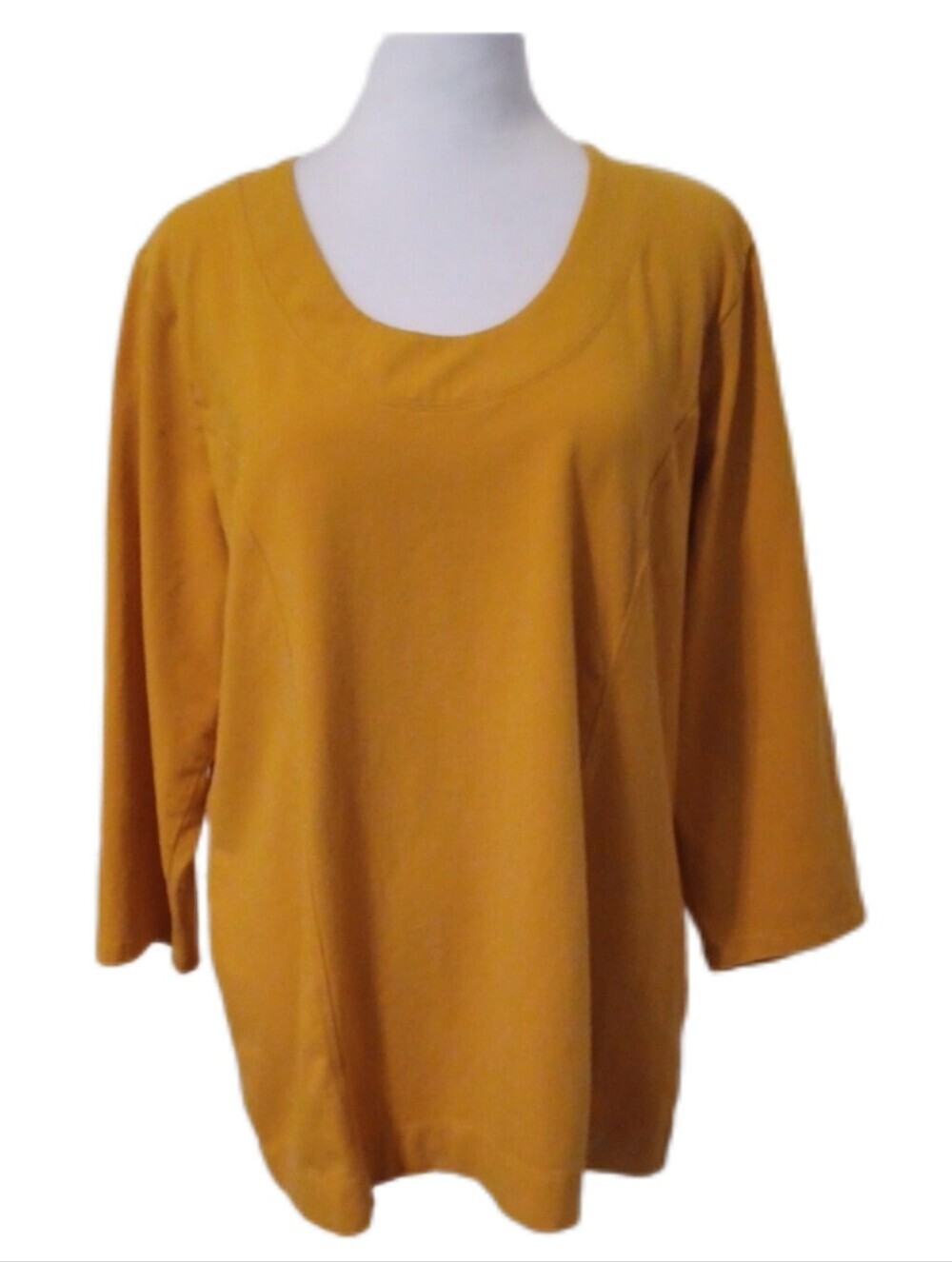 ** D&CO Scoop Neck Three-Quarter Sleeve Top in Mustard Size Large